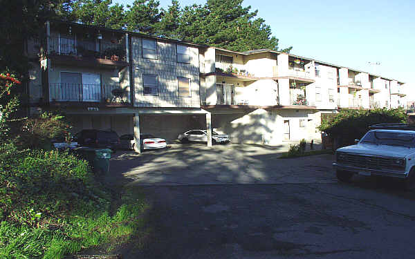 Clarence Street Apartments in Richmond, CA - Foto de edificio - Building Photo