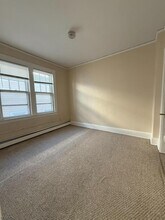 1010 Kilsyth Rd in Elizabeth, NJ - Building Photo - Building Photo