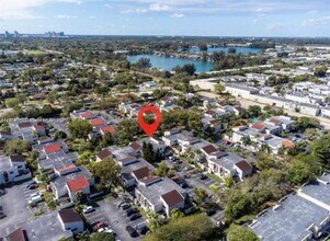 4718 SW 67th Ave in Miami, FL - Building Photo - Building Photo