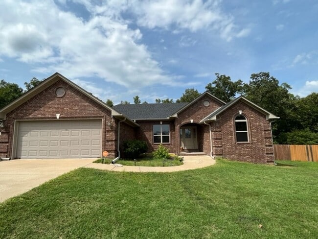 property at 2224 Airborn Dr