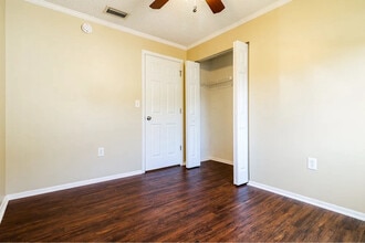 3227 Lenwood Dr in New Port Richey, FL - Building Photo - Building Photo