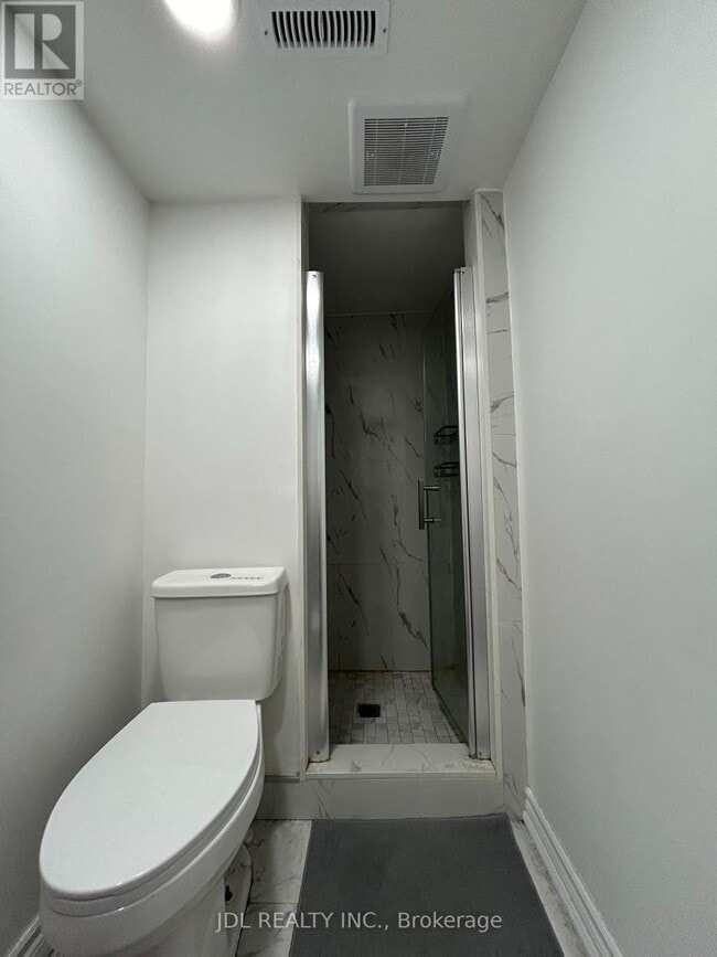 80 Mosedale Crescent in Toronto, ON - Building Photo - Building Photo