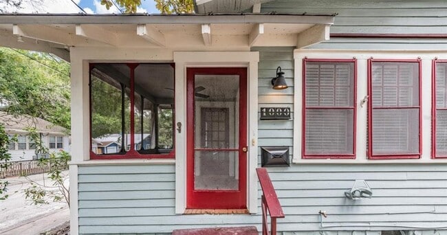 1000 E Crenshaw St in Tampa, FL - Building Photo - Building Photo