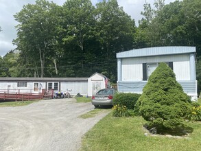 4 Wilcox Dr in Wassaic, NY - Building Photo - Building Photo