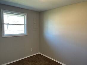 8 Lee Dr, Unit 8 in Martinsville, IN - Building Photo - Building Photo