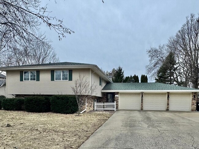 117 Colchester Dr in Normal, IL - Building Photo - Building Photo