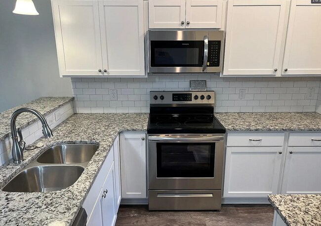 1815 Fox Den Way in Greenville, NC - Building Photo - Building Photo