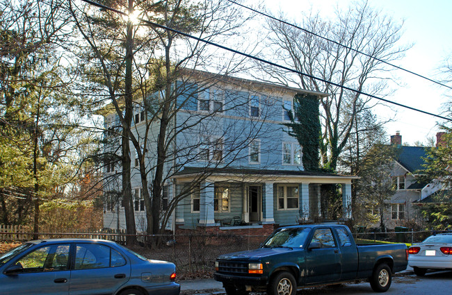 37 Courtland Ave in Asheville, NC - Foto de edificio - Building Photo