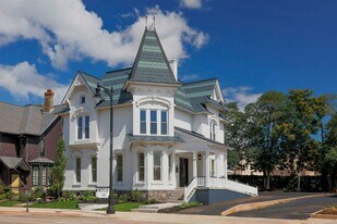 28 Jefferson Ave SE, Unit B in Grand Rapids, MI - Building Photo