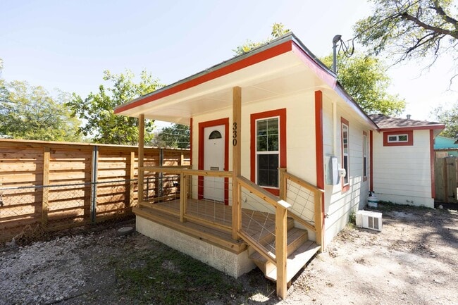 330 Gem Ln in San Antonio, TX - Building Photo - Building Photo
