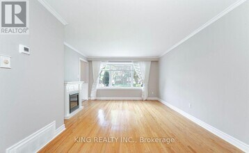 43 Grange Dr in Brampton, ON - Building Photo - Building Photo