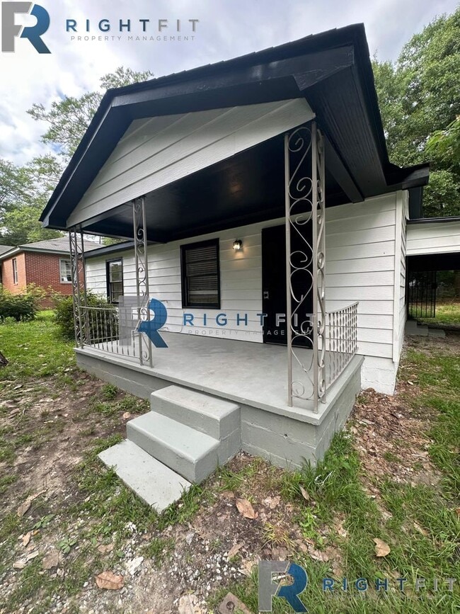 property at 2224 Avalon Rd