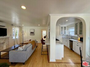 1130 Chelsea Ave in Santa Monica, CA - Building Photo - Building Photo