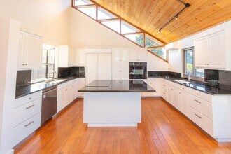 740 Nardo Rd in Encinitas, CA - Building Photo - Building Photo