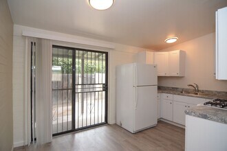 651 E Lee St in Tucson, AZ - Building Photo - Building Photo