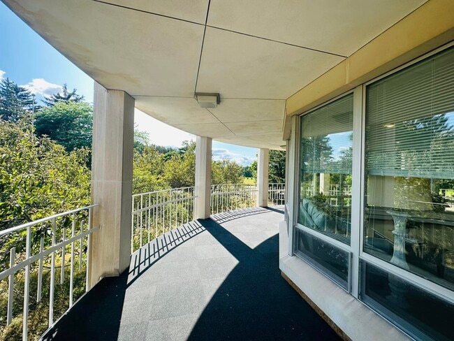 Berkshire at The Grove in Stevens Point, WI - Foto de edificio - Building Photo