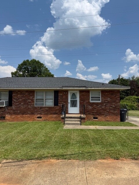 106 Lily St, Unit A in Greenville, SC - Building Photo