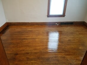 1002 W Oakland Ave in Austin, MN - Building Photo - Building Photo