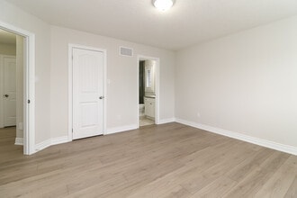 75 Garbutt Cres in Collingwood, ON - Building Photo - Building Photo