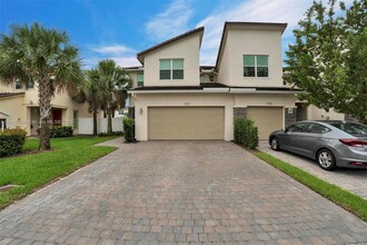 1100 Rio Ct in Lighthouse Point, FL - Building Photo - Building Photo