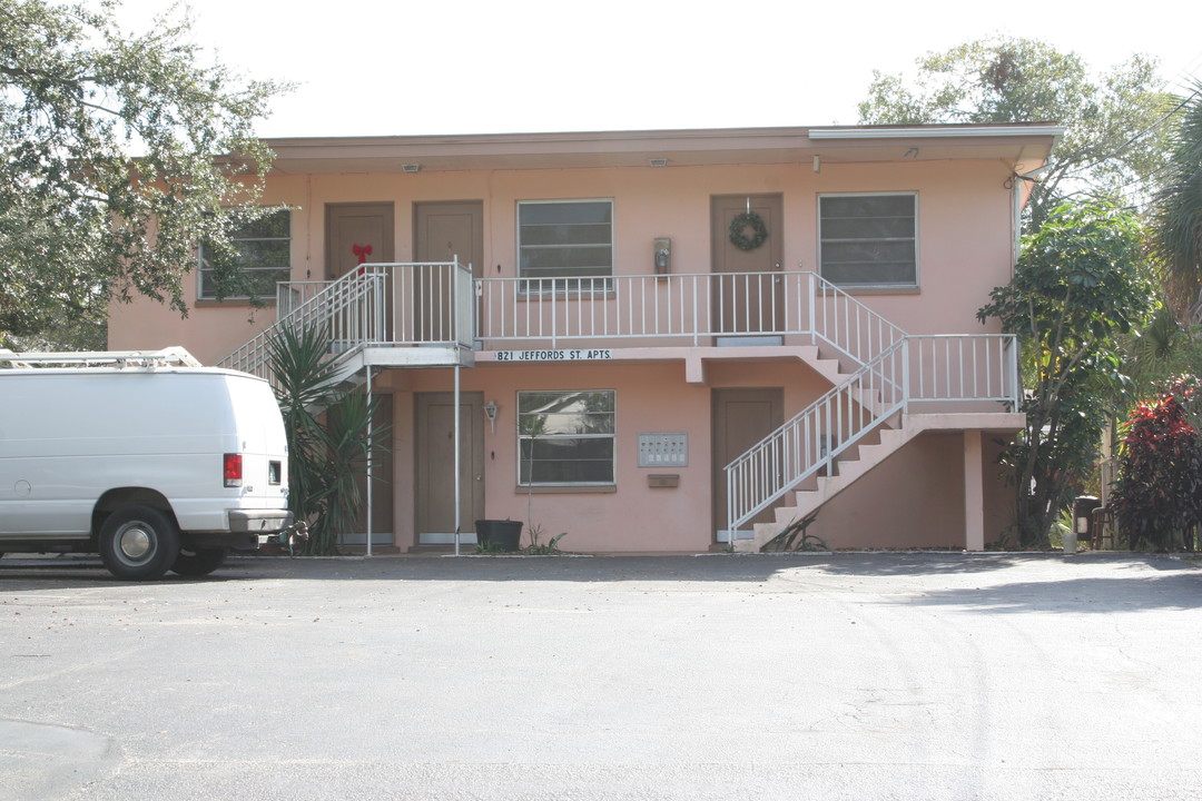 821 Jeffords St in Clearwater, FL - Building Photo