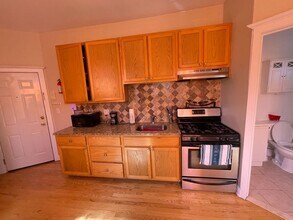 50 Irving St, Unit 1 in Jersey City, NJ - Foto de edificio - Building Photo