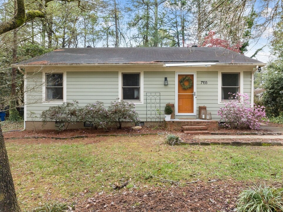 7433 Edenwood Ln in Raleigh, NC - Building Photo