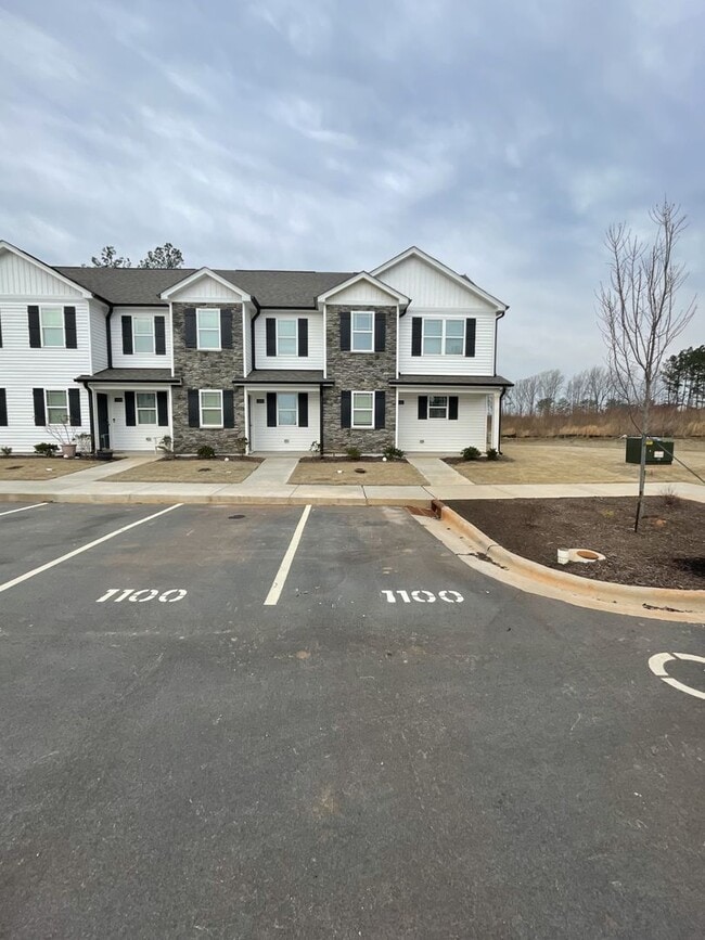 1100 Peony Ln in Youngsville, NC - Building Photo - Building Photo