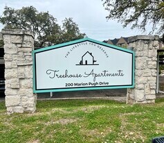 Treehouse Apartments in College Station, TX - Building Photo