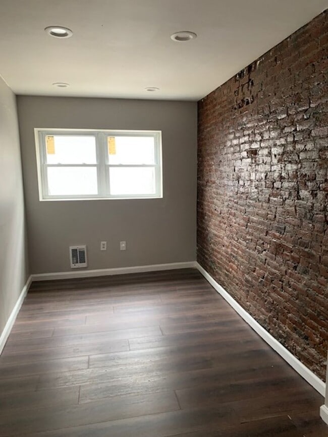 2231 Ann St in Philadelphia, PA - Building Photo - Building Photo