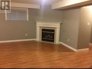 8 Heritage Ct in Barrie, ON - Building Photo - Building Photo