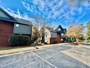 The District North Hills in Raleigh, NC - Foto de edificio - Building Photo