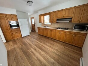 833 Fern St in Traverse City, MI - Building Photo - Building Photo