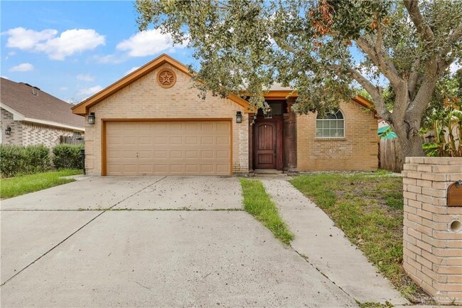 13 Quamasia Ave in McAllen, TX - Building Photo - Building Photo