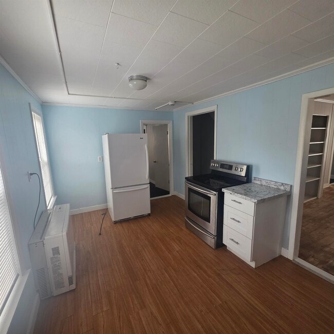 36 Prospect St in Claremont, NH - Building Photo - Building Photo