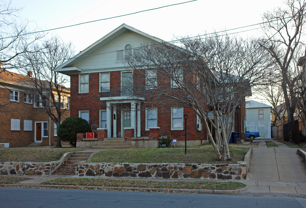 820 Blaylock Dr in Dallas, TX - Building Photo