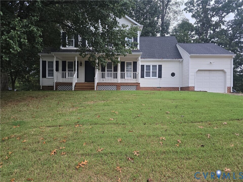 14300 Michaux View Way in Midlothian, VA - Building Photo