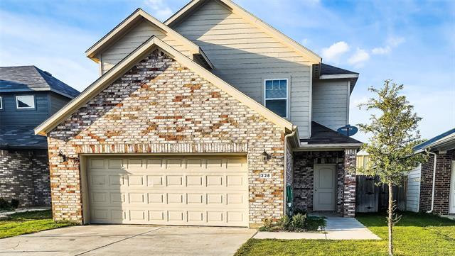 228 McKenna Ct in Grand Prairie, TX - Building Photo
