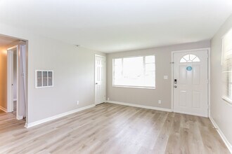 5601 Tampico Rd in Jacksonville, FL - Building Photo - Building Photo