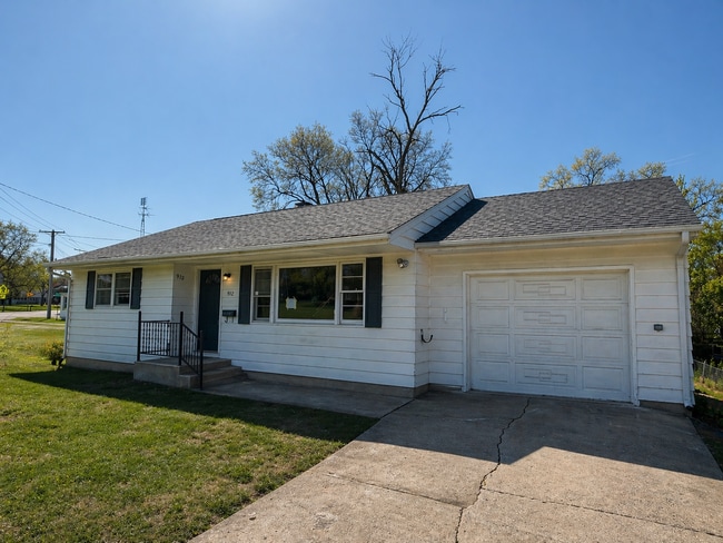 property at 912 Chicago Ave