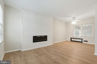 1407 Disney Rd in Severn, MD - Foto de edificio - Building Photo