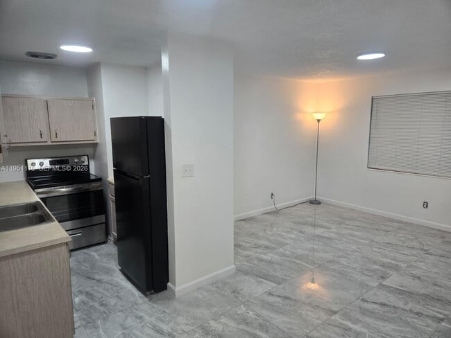 5120 NE 18th Ave in Fort Lauderdale, FL - Building Photo - Building Photo