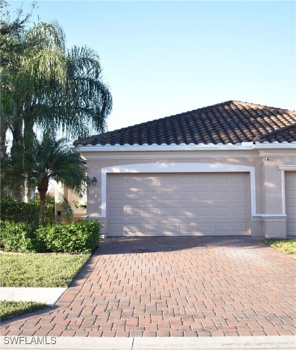 1947 Wellington St in Naples, FL - Building Photo