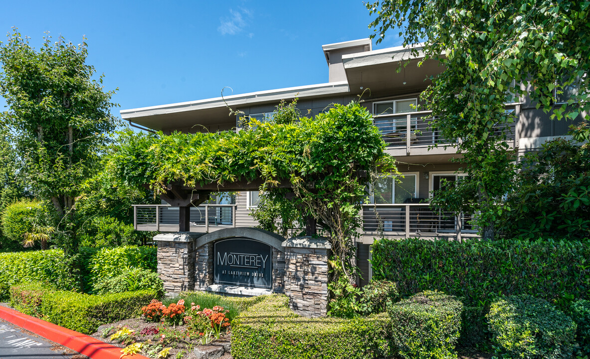 Monterey at Lake View Drive in Kirkland, WA - Foto de edificio