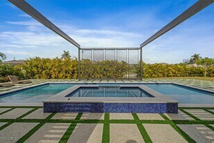 1817 SW 11th Terrace in Cape Coral, FL - Building Photo