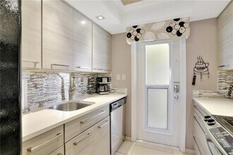 505 N Riverside Dr in Pompano Beach, FL - Building Photo - Building Photo