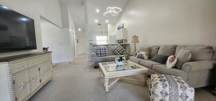 186 Pebble Shores Dr, Unit 204 in Naples, FL - Building Photo - Building Photo