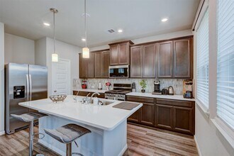 1529 Beach Oak Dr in Houston, TX - Building Photo - Building Photo