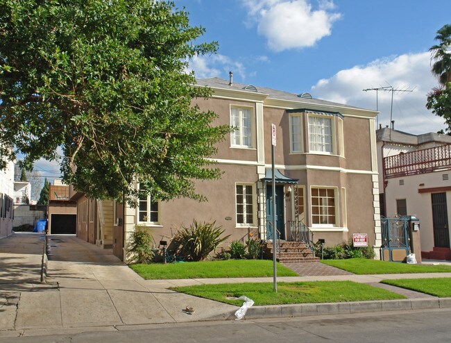 428 N Sierra Bonita Ave in Los Angeles, CA - Foto de edificio - Building Photo