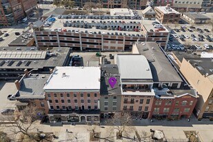 425 Broadway in Saratoga Springs, NY - Building Photo